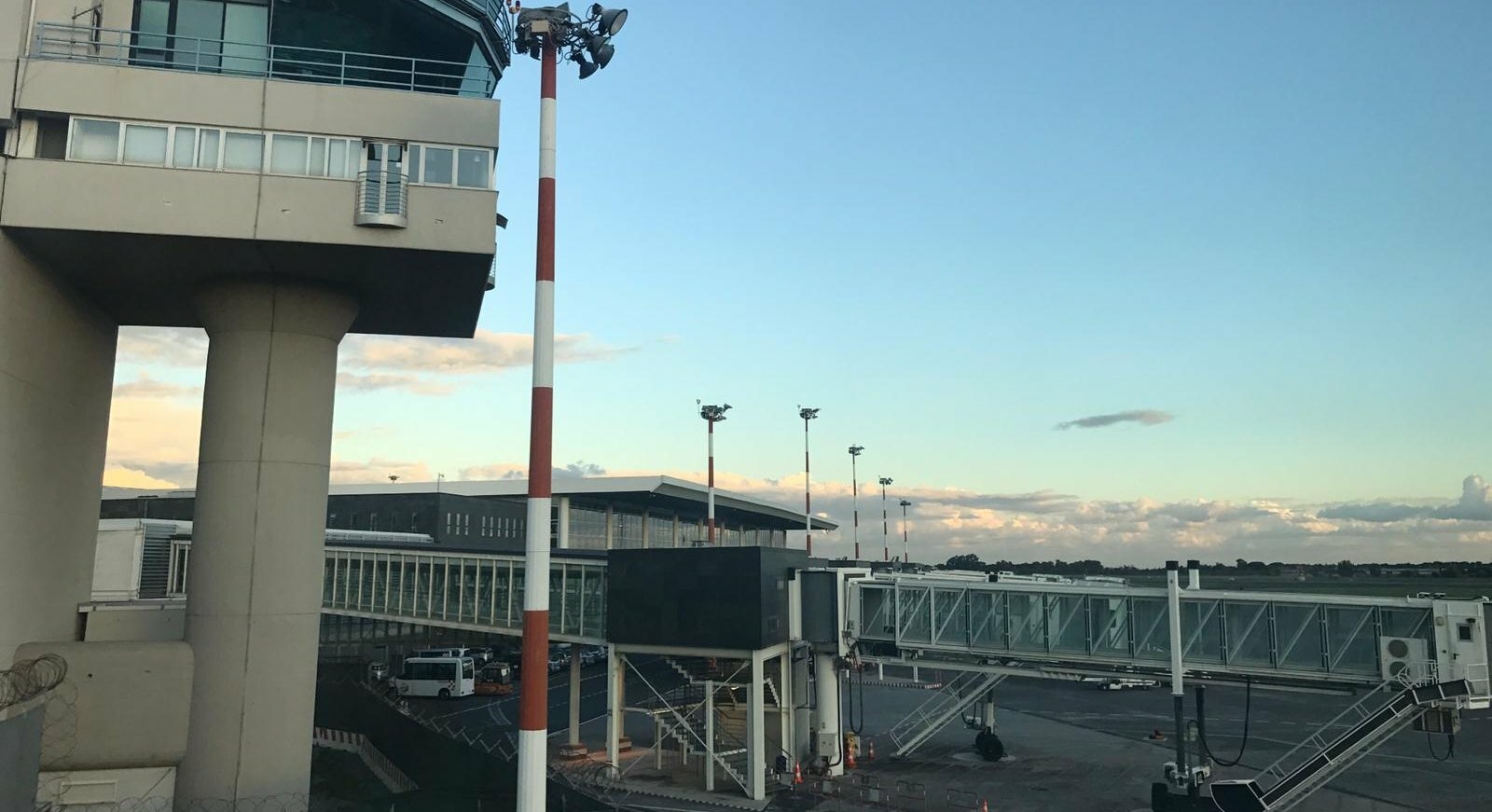 Tregua cenere, voli regolari a Fontanarossa Tregua cenere, voli regolari a Fontanarossa