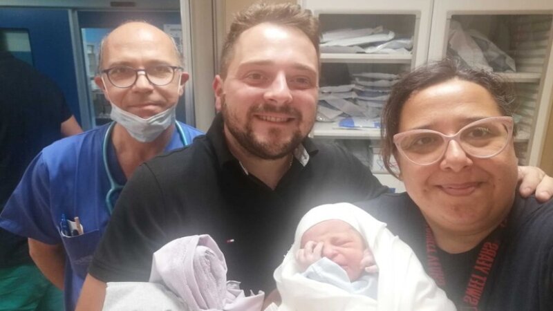 Non c'&egrave; tempo, Francesco nasce in ambulanza