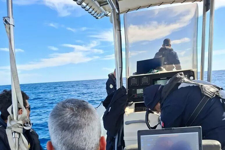 Naufragio al largo di Lampedusa: disperso un bimbo