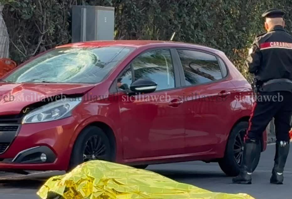 Aci Castello, travolta e uccisa da un'auto