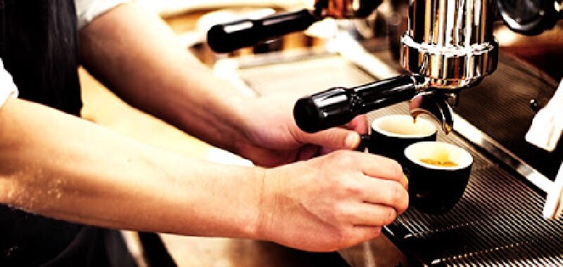 Ustioni a gola e stomaco dopo il caff&egrave; al bar