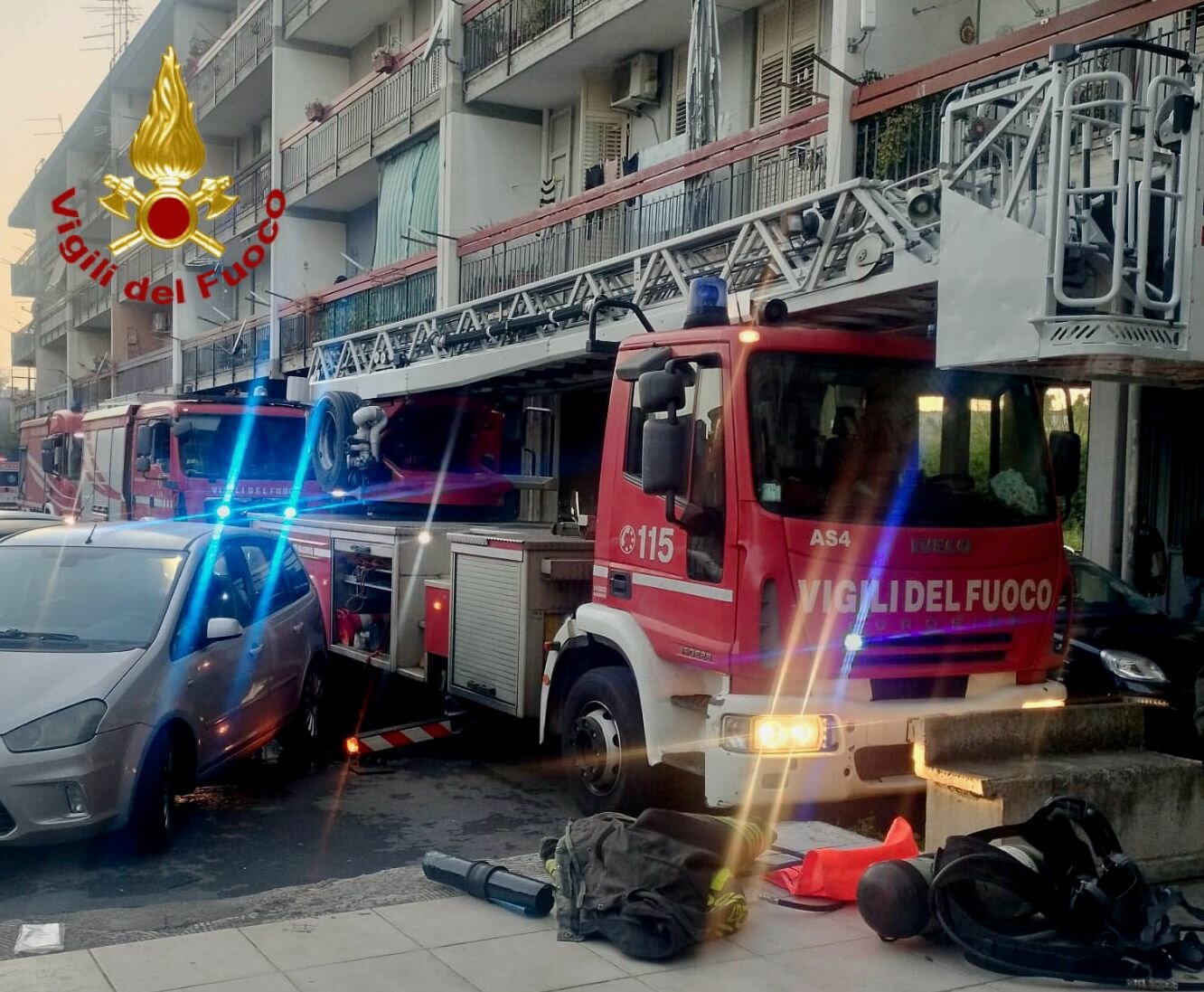Incendio in appartamento a Catania: 4 intossicati Incendio in appartamento a Catania: 4 intossicati