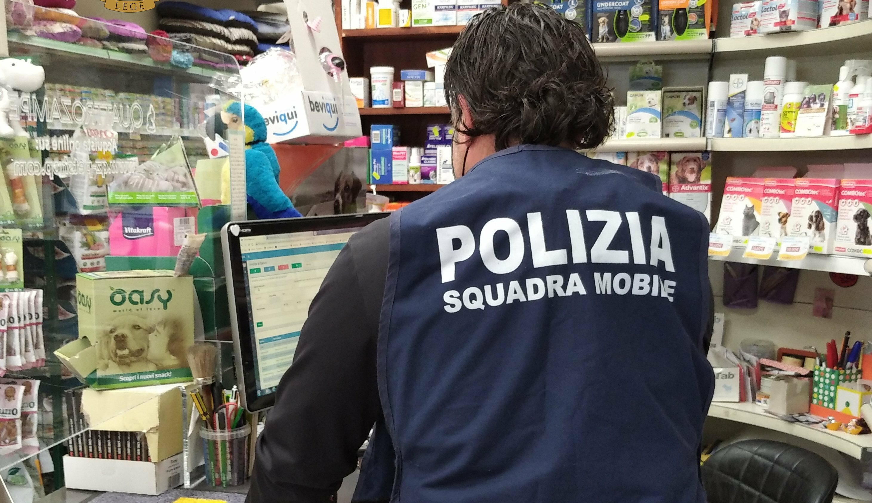Catania, rapinatore inchiodato da un video