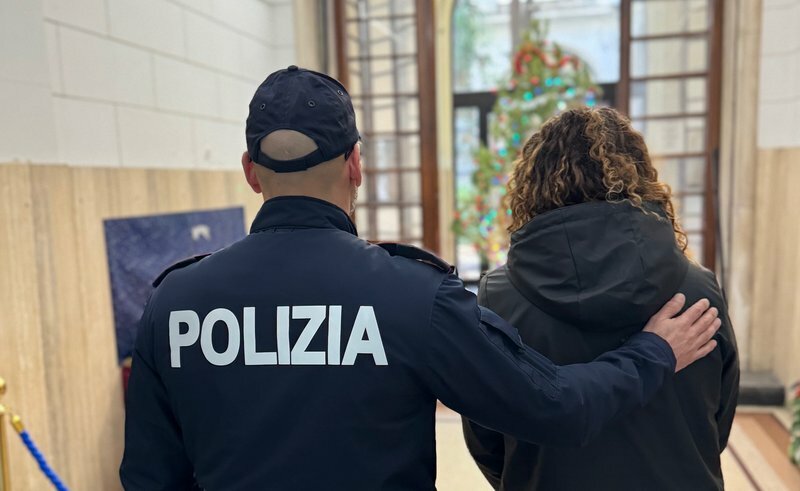Catania: lei vuole lasciarlo, lui la aggredisce