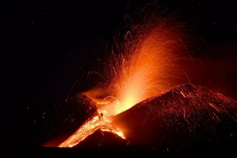 Etna: si arresta l'esplosione di energia