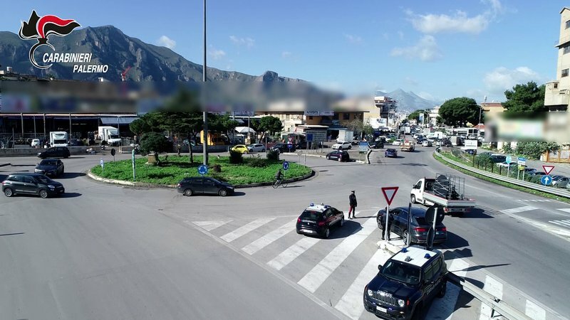 Figlia incinta, padre spara contro casa del suo ex Figlia incinta, padre spara contro casa del suo ex