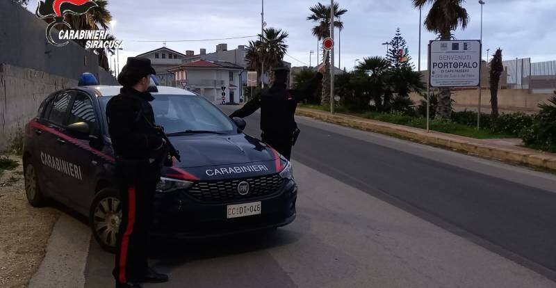 Portopalo, 11enne accoltellato in strada