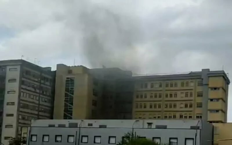 Incendio al Sant'Elia, pazienti sgomberati