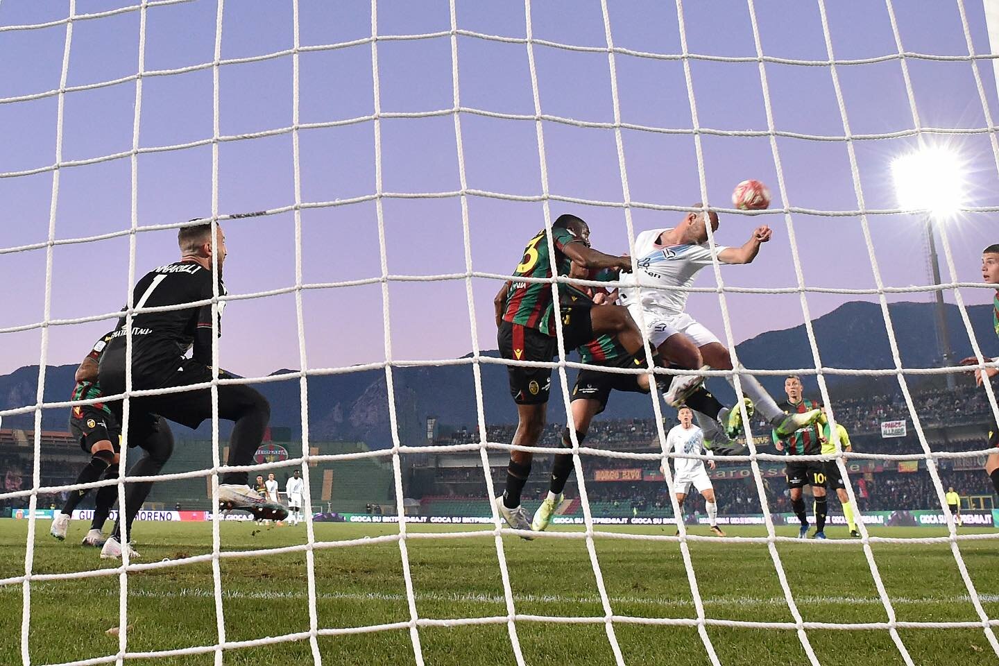 Palermo opaco: solo un pari