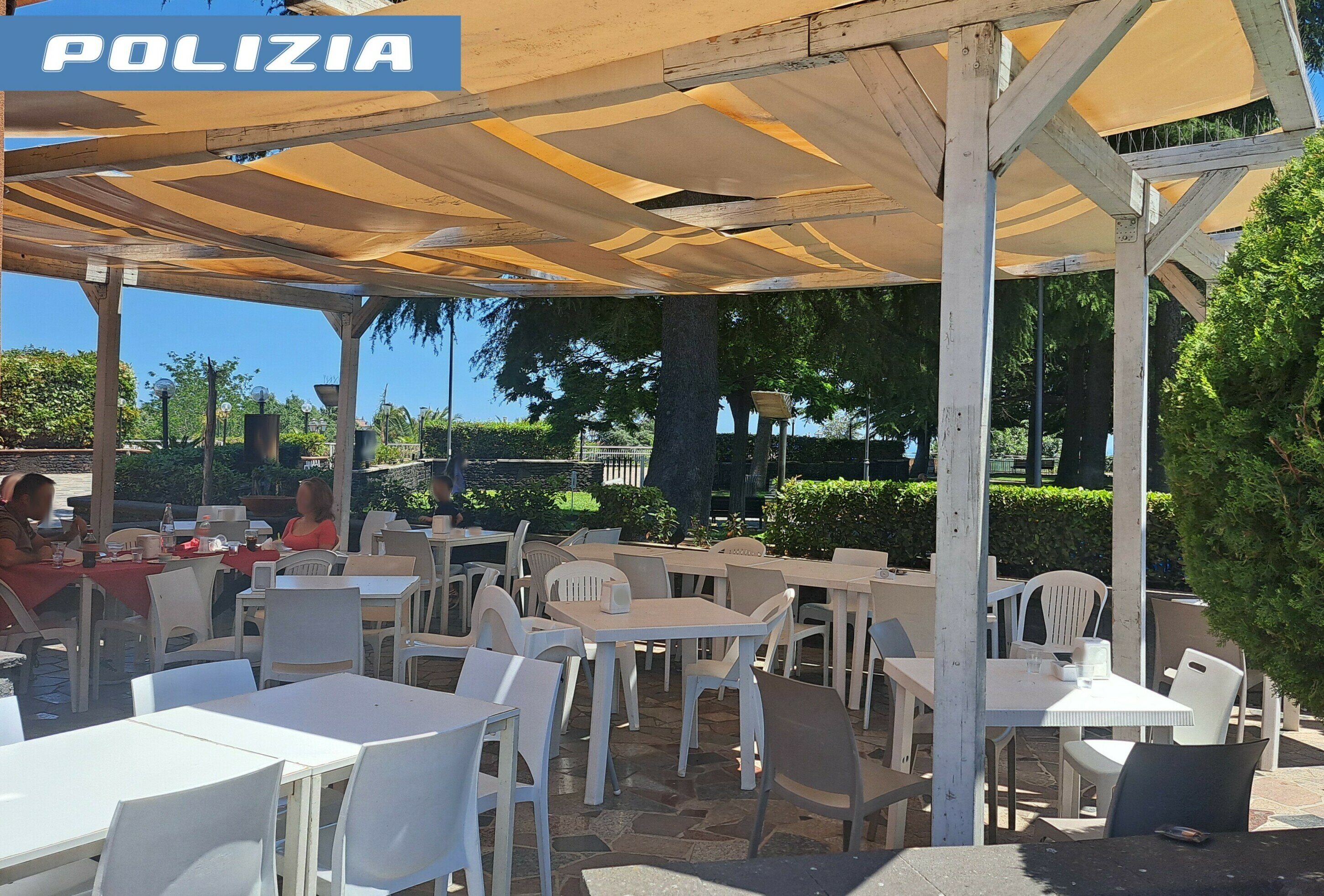 Cibi scaduti nel bar catanese