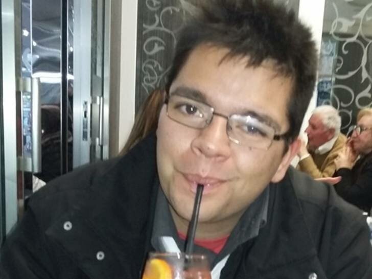 Auto contro muro, muore 31enne Auto contro muro, muore 31enne