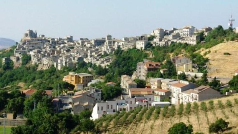 Covid, a Petralia Soprana chiusi scuole e oratori