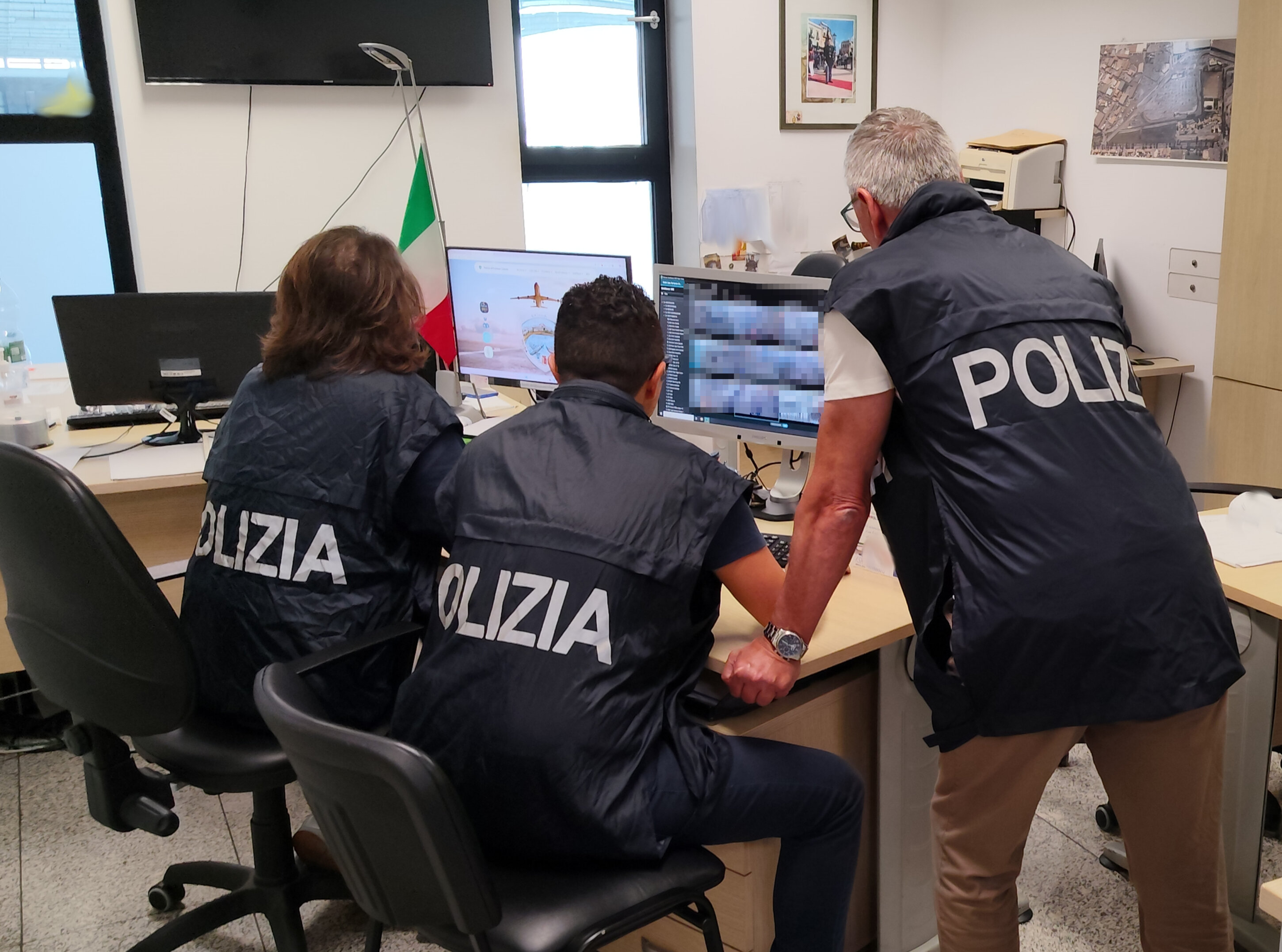 Catania, li adescavano on line e li truffavano Catania, li adescavano on line e li truffavano