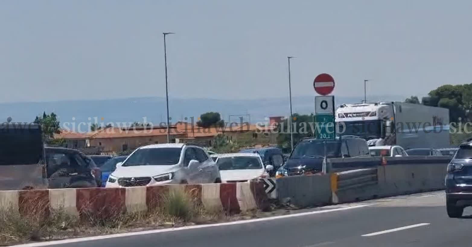 A18 bloccata: domenica di passione per i catanesi