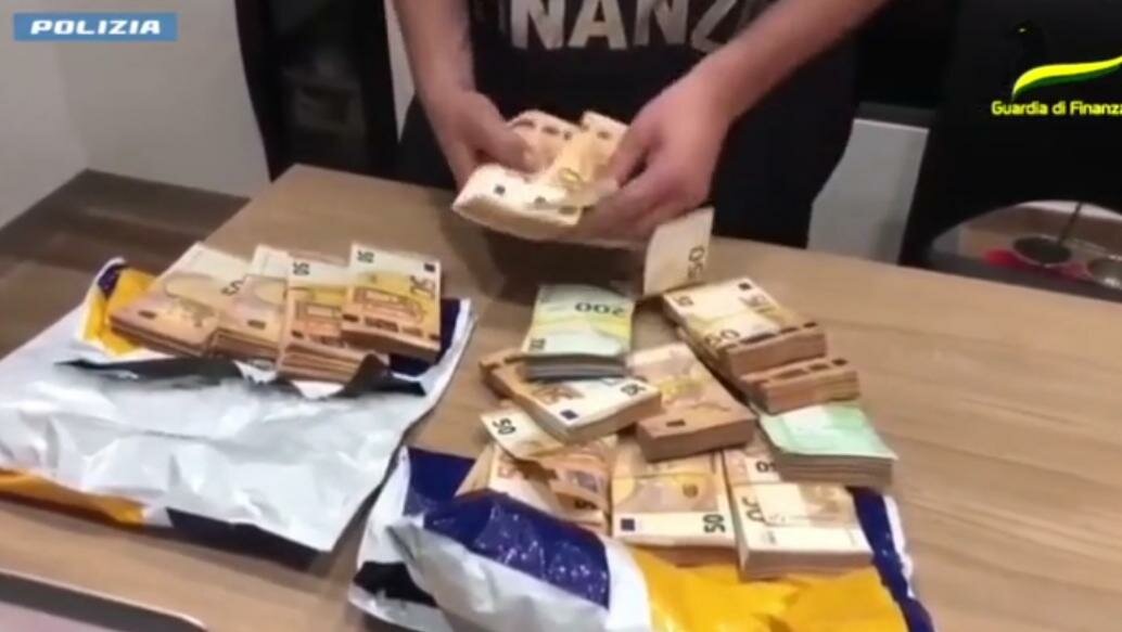 Patto mafia-camorra per la truffa dell'Iva: 11 arresti