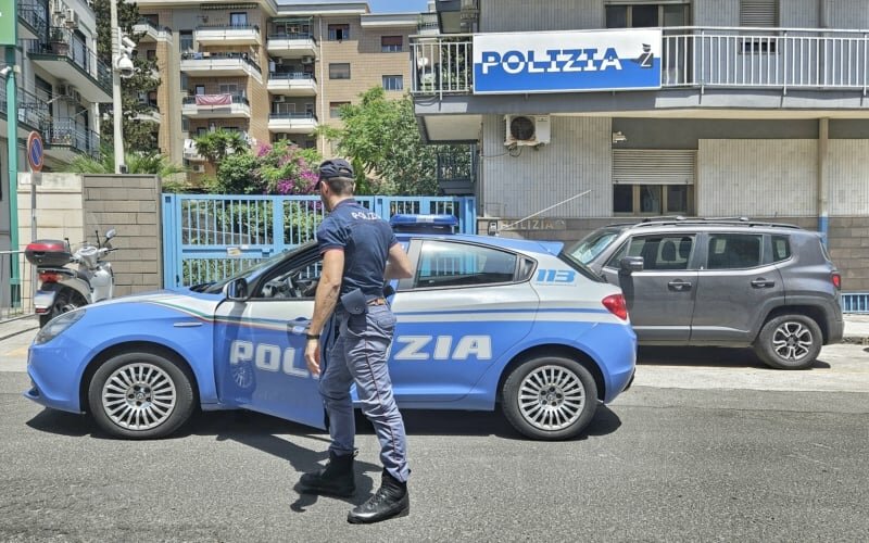 A Picanello tre auto rubate e un'officina abusiva