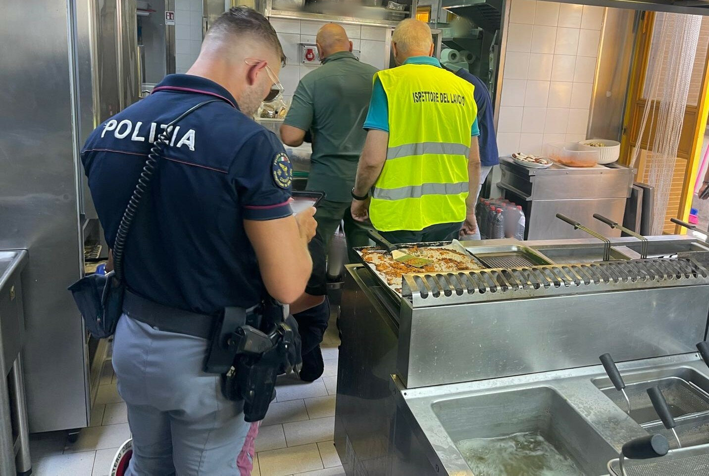 Sequestrato pesce di ogni tipo in due locali della Plaia