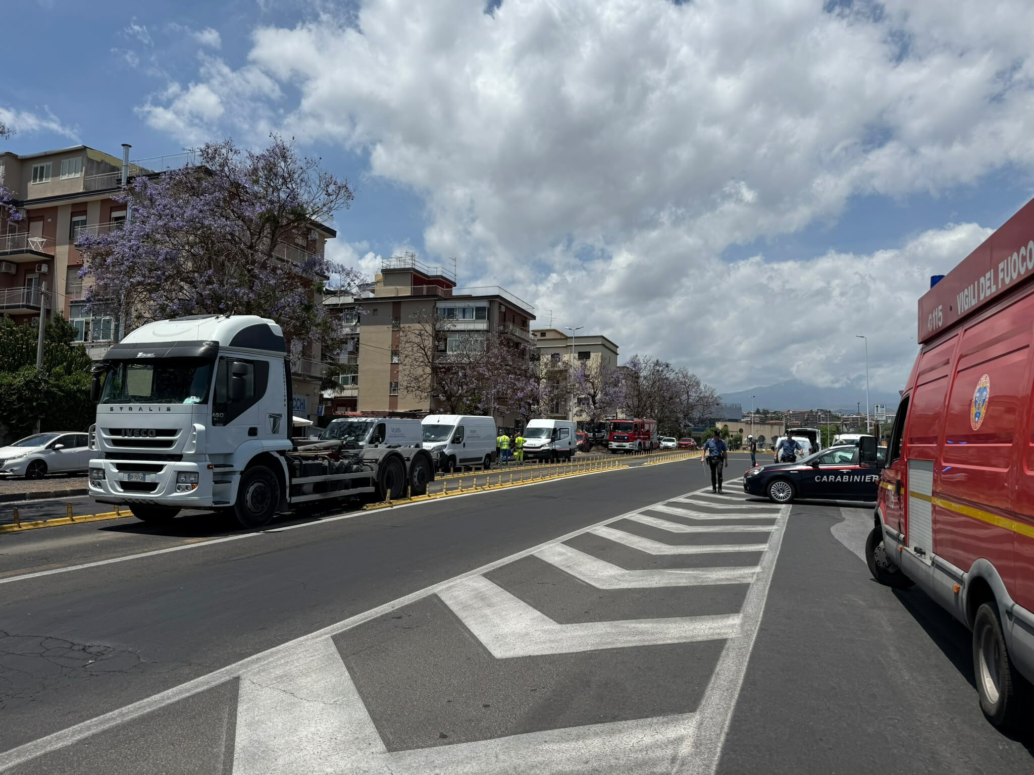 Fuga di gas in via Santa Sofia, circonvallazione in tilt