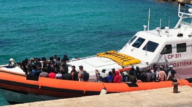 Lampedusa, 8 sbarchi in poche ore