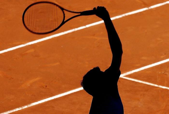 Country Club: lite tra soci finisce a racchettate