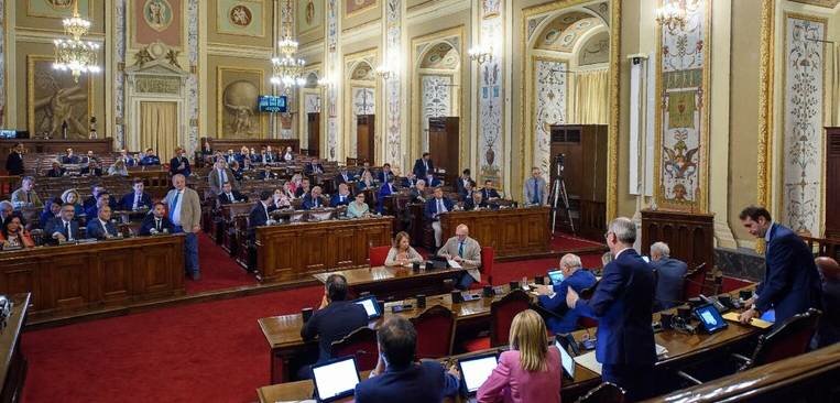 Ars: in 10 tradiscono la maggioranza, alta tensione Ars: in 10 tradiscono la maggioranza, alta tensione