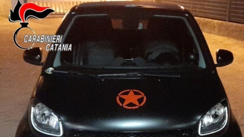 Sull'auto rubata con falso documento di carabiniere