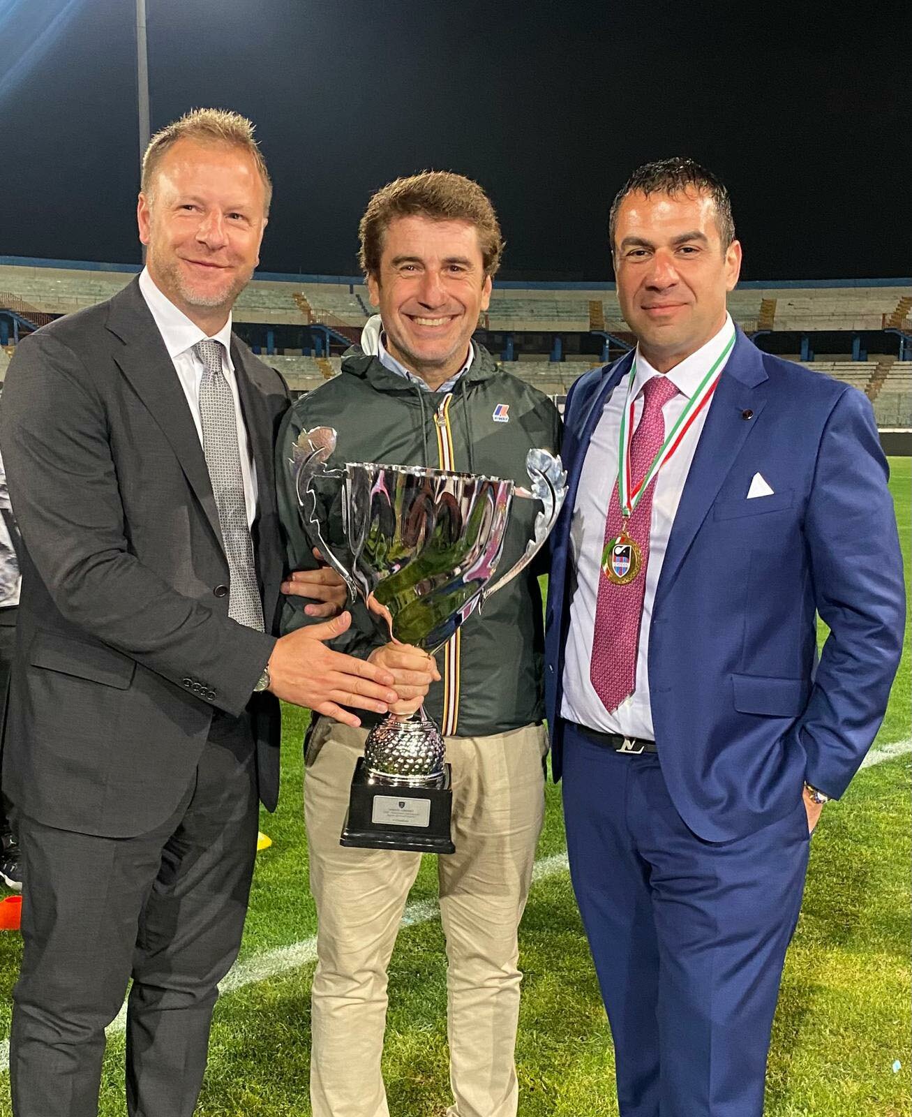 grellaparisipelligra.jpeg grellaparisipelligra.jpeg