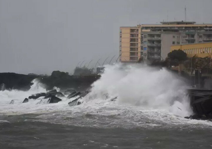 Un martedì 'ciclonico' in Sicilia: scuole chiuse in 150 comuni, evacuate 190 persone Un martedì 'ciclonico' in Sicilia: scuole chiuse in 150 comuni, evacuate 190 persone