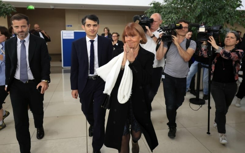 In aula Gisele, drogata dal marito e stuprata per anni In aula Gisele, drogata dal marito e stuprata per anni