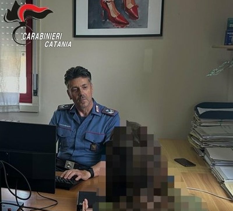 Catania, picchiata in strada per un presunto tradimento