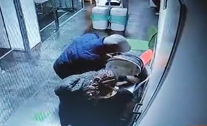 Neonata rapita a Cosenza, arrestati marito e moglie Neonata rapita a Cosenza, arrestati marito e moglie
