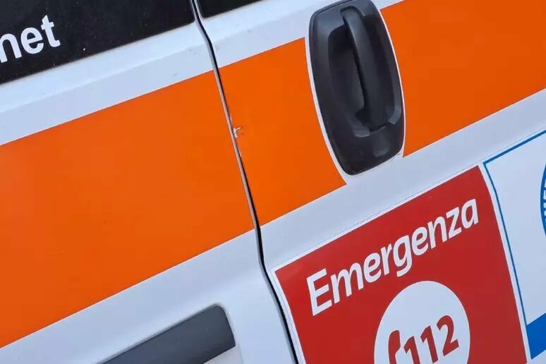 Sbalzati dall'auto finita fuori strada, morti due 17enni