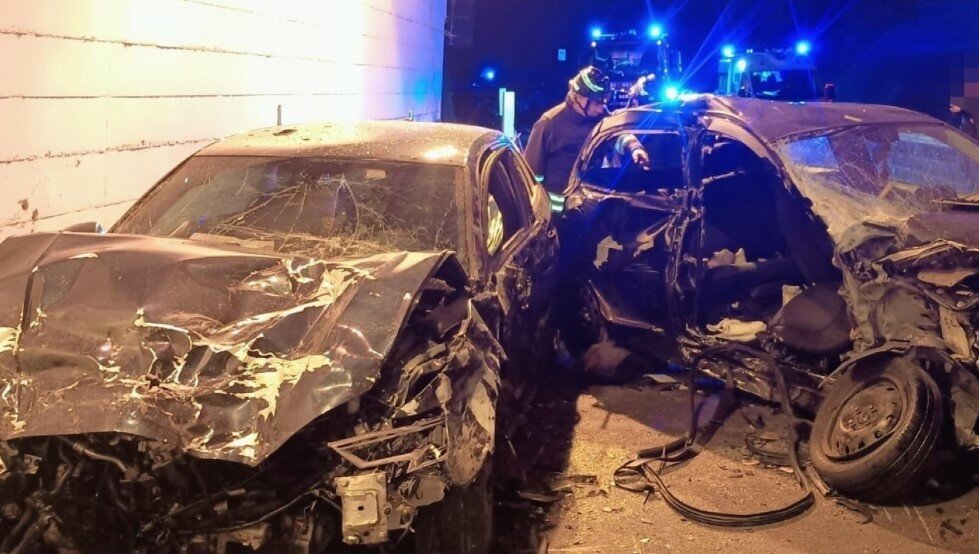 Impatto devastante in galleria: muore 15enne Impatto devastante in galleria: muore 15enne