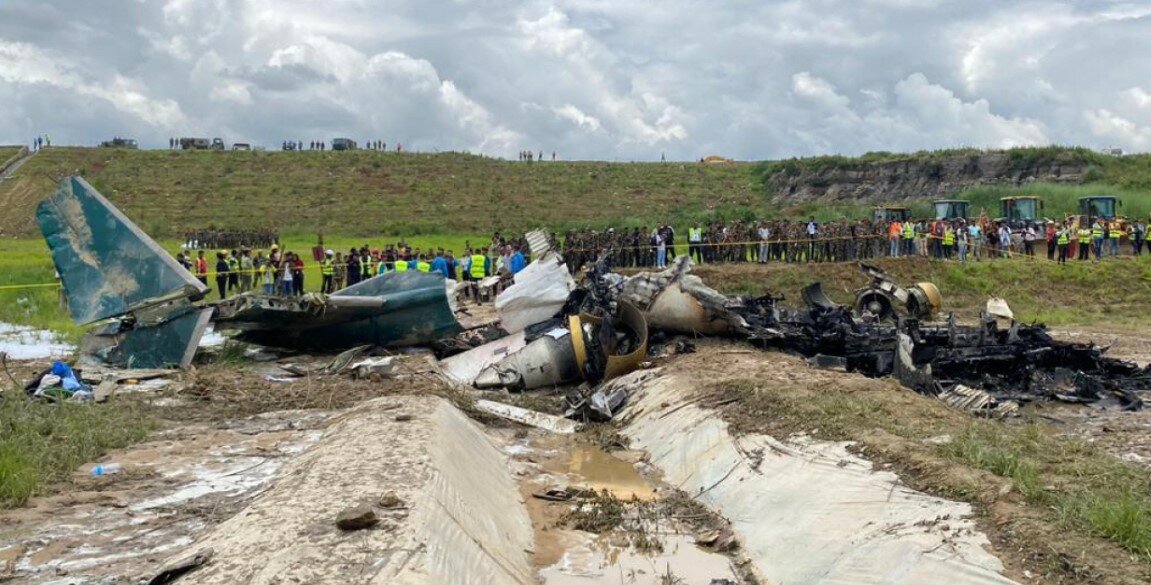 L'aereo si schianta, sopravvive solo il pilota