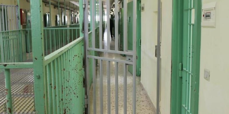 Muore cadendo dal letto in cella: &egrave; giallo