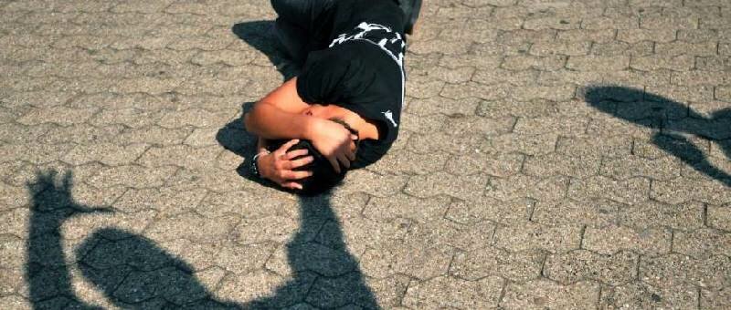 Aggredisce coetaneo: denunciato minorenne