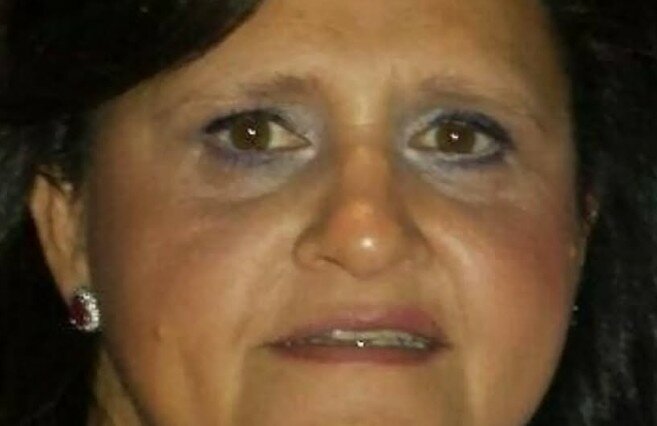 Muore schiacciata dal cancello di casa Muore schiacciata dal cancello di casa