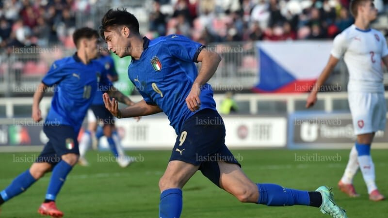 Greco e Moro in azzurro