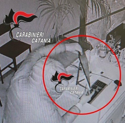 Acireale, colpo notturno nello studio dentistico