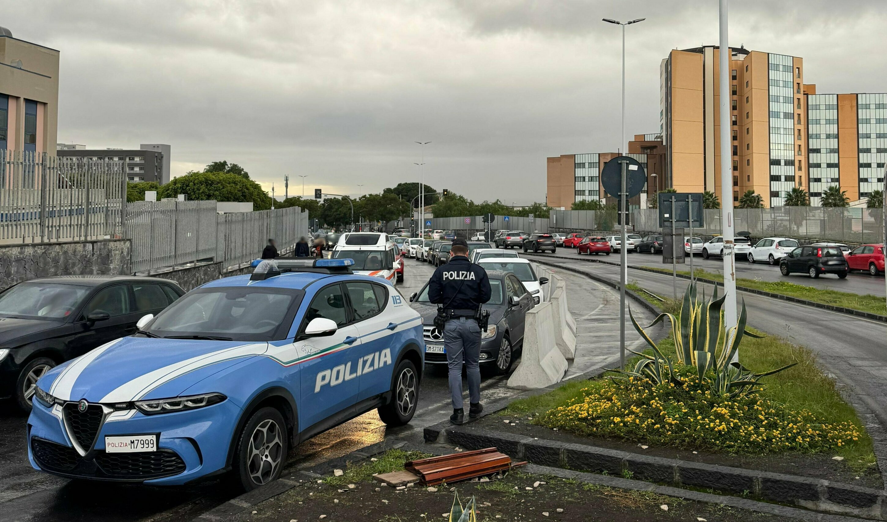 Far west davanti al Policlinico: 32 multe