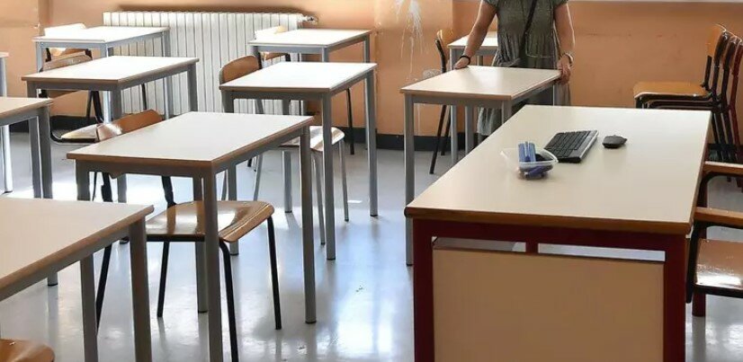 'Ha fatto la spia': la 12enne accoltella il compagno 'Ha fatto la spia': la 12enne accoltella il compagno