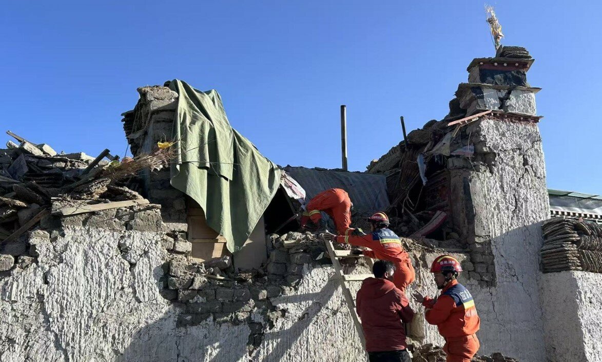 Terremoto devastante: almeno 95 morti in Tibet