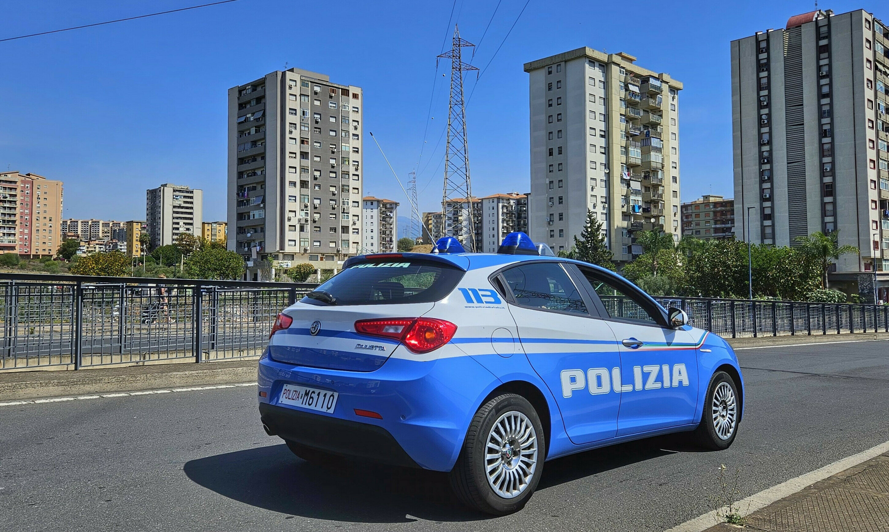 Rubano una moto a Librino ma non vanno lontano