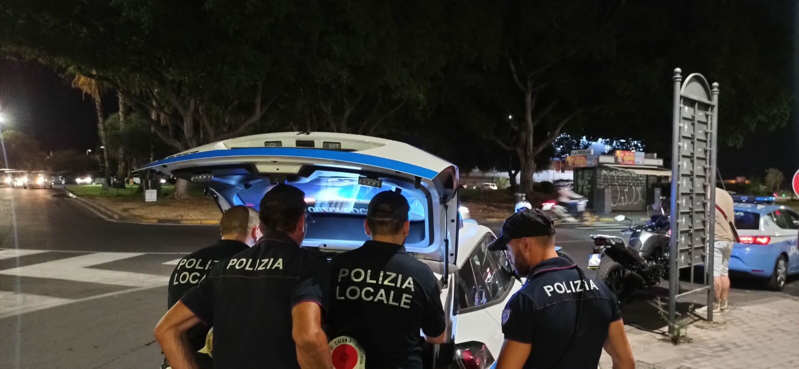 Parcheggio selvaggio, 12 multe in piazza Europa