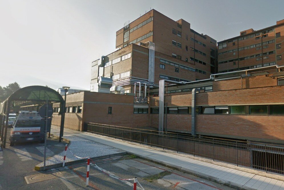 Ucciso in ospedale a colpi di sponda del letto