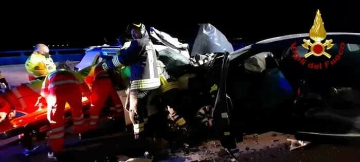 Contromano per 10 km, muore in scontro frontale
