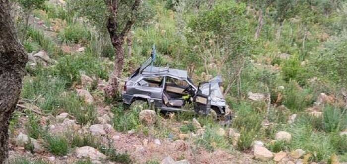 Forestali nella scarpata: gravissima una 62enne