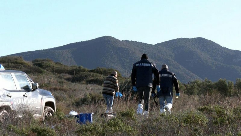 Spara per sbaglio all'amico e si suicida