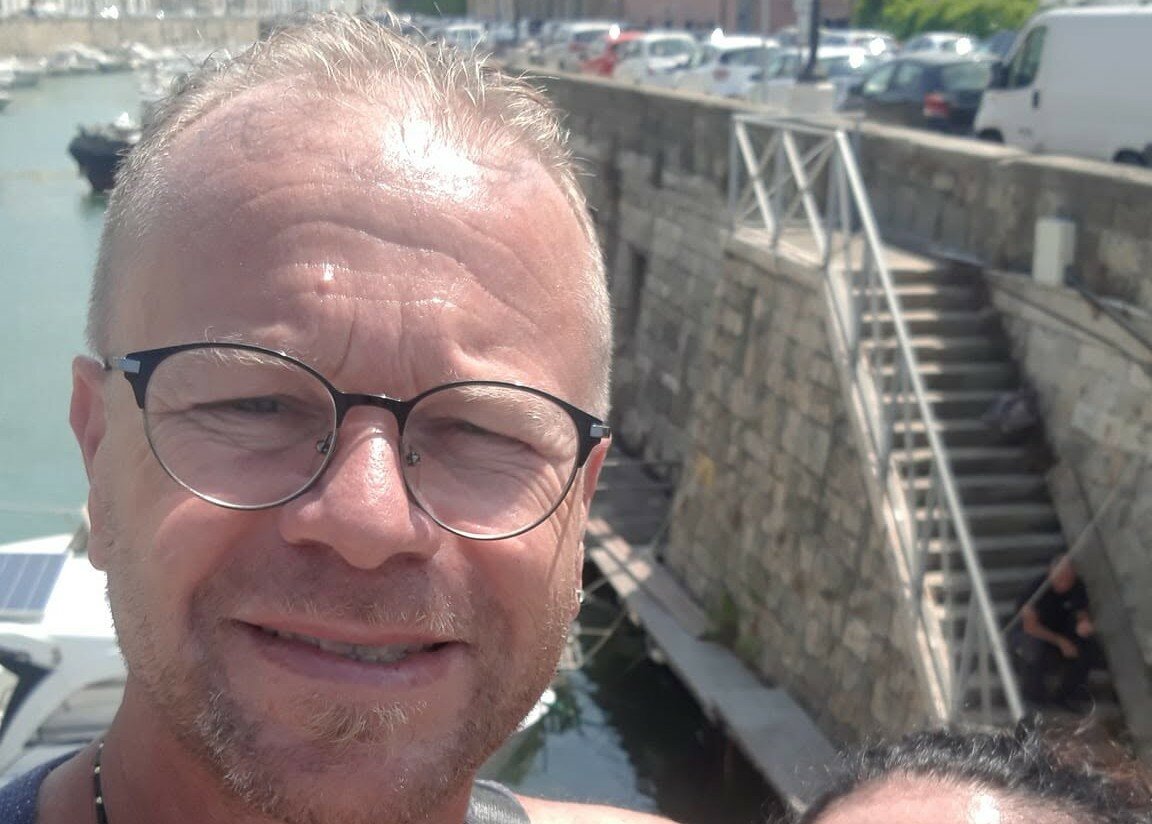 Morto in ospedale l'operaio caduto da un'autobotte