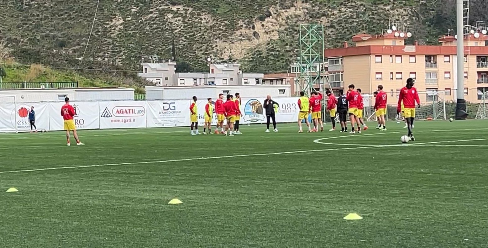 Caos stipendi, Messina rischia grosso